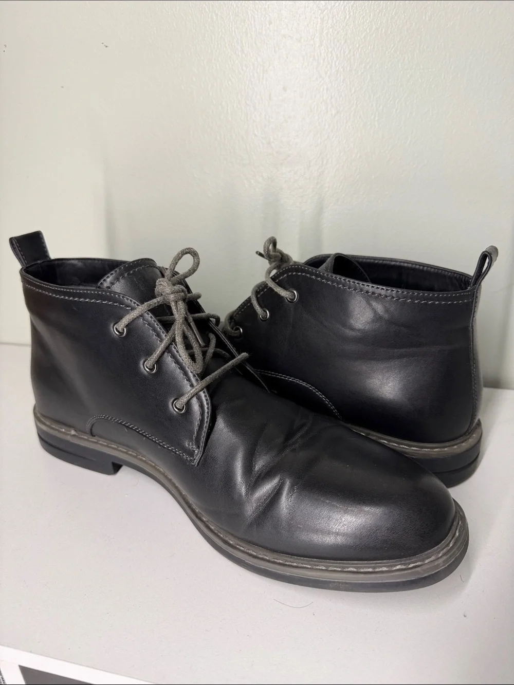 Izod Black Leather Chukka Boots with Gray Laces